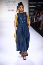 Model walk the ramp for Shift,Payal Khandwala,Roma Narsinghani show at Lakme Fashion Week Day 2 on 4th Aug 2012 (150).JPG