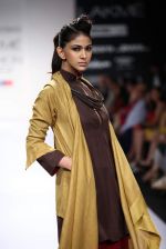 Model walk the ramp for Shift,Payal Khandwala,Roma Narsinghani show at Lakme Fashion Week Day 2 on 4th Aug 2012 (159).JPG