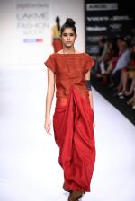 Model walk the ramp for Shift,Payal Khandwala,Roma Narsinghani show at Lakme Fashion Week Day 2 on 4th Aug 2012 (163).JPG