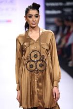Model walk the ramp for Shift,Payal Khandwala,Roma Narsinghani show at Lakme Fashion Week Day 2 on 4th Aug 2012 (177).JPG