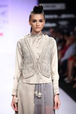 Model walk the ramp for Shift,Payal Khandwala,Roma Narsinghani show at Lakme Fashion Week Day 2 on 4th Aug 2012 (196).JPG