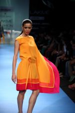 Model walk the ramp for Wendell Rodericks show at Lakme Fashion Week Day 2 on 4th Aug 2012 (49).JPG