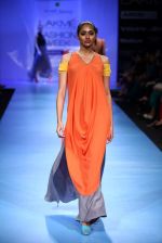 Model walk the ramp for Wendell Rodericks show at Lakme Fashion Week Day 2 on 4th Aug 2012 (63).JPG