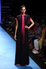Model walk the ramp for Wendell Rodericks show at Lakme Fashion Week Day 2 on 4th Aug 2012 (66).JPG