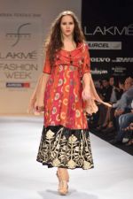 Model walk the ramp for payal Kapoor show at Lakme Fashion Week Day 3 on 5th Aug 2012 (38).JPG