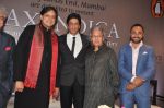 Shahrukh Khan, Rahul Bose at the launch of Shashi Tharoor book Pax Indica in Taj Land_s Land,Mumbai on 4th Aug 2012 (3).JPG
