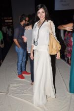 Shonali Nagrani at Lakme Fashion Week Day 2 on 4th Aug 2012_1 (25).JPG