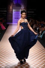 Model walk the ramp for Anita Dongre show at Lakme Fashion Week Day 3 on 5th Aug 2012 (76).JPG