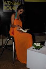 Malaika Arora Khan at wendell Rodericks book launch on 7th Aug 2012 (77).JPG