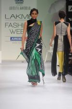 Model walk the ramp for Archana Kocchar show at Lakme Fashion Week 2012 Day 5 in Grand Hyatt on 7th Aug 2012 (35).JPG