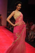 Model walk the ramp for Bhairavi Jaikishan show at Lakme Fashion Week Day 4 on 6th Aug 2012 (29681109).JPG