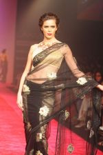 Model walk the ramp for Bhairavi Jaikishan show at Lakme Fashion Week Day 4 on 6th Aug 2012 (7).JPG