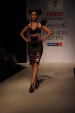 Model walk the ramp for Saurabh Kant Talent Box show at Lakme Fashion Week 2012 Day 5 in Grand Hyatt on 7th Aug 2012 (63).JPG