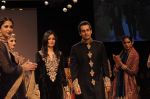 Model walk the ramp for Shyamal Bhumika show at Lakme Fashion Week Day 4 on 6th Aug 2012 (55).JPG
