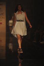 Model walk the ramp for Swapnil Shinde show at Lakme Fashion Week Day 4 on 6th Aug 2012 (16).JPG