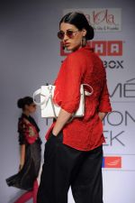Model walk the ramp for talent box patola show at LFW 2012 Day 4 in Grand Hyatt on 6th Aug 2012 (29681161).JPG