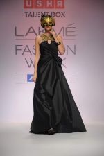 Model walk the ramp for talent box ritika karishma shahani show at Lakme Fashion Week Day 4 on 6th Aug 2012 (129).JPG
