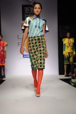 Model walk the ramp for talent box ritika karishma shahani show at Lakme Fashion Week Day 4 on 6th Aug 2012 (146).JPG