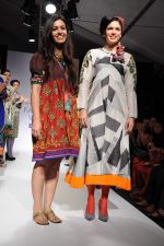 Model walk the ramp for talent box ritika karishma shahani show at Lakme Fashion Week Day 4 on 6th Aug 2012 (89).JPG