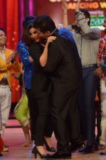 Farah Khan on the sets of Jhalak Dikhhla Jaa in Mumbai on 8th Aug 2012 (5).JPG