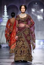 Model walk the ramp fo JJ Valaya Show at PCJ Delhi Couture Week day 1 on 8th Aug 2012  (76).JPG