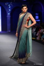 Model walk the ramp fo Varun Bahl Show at PCJ Delhi Couture Week day 1 on 8th Aug 2012 (228).JPG