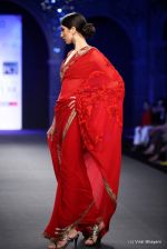 Model walk the ramp fo Varun Bahl Show at PCJ Delhi Couture Week day 1 on 8th Aug 2012 (244).JPG