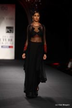 Model walk the ramp fo Varun Bahl Show at PCJ Delhi Couture Week day 1 on 8th Aug 2012 (266).JPG