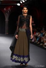 Model walk the ramp fo Varun Bahl Show at PCJ Delhi Couture Week day 1 on 8th Aug 2012 (285).JPG