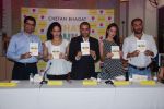 Shazahn Padamsee,Masaba,Chetan Bhagat,Abhishek Kapoor at Chetan Bhagat_s Book Launch - What Young India Wants in Crosswords, Kemps Corner on 9th Aug 2012 (139).JPG