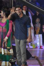 Akshay Kumar at Dahi Handi events in Mumbai on 10th Aug 2012 (103).JPG