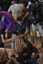 Akshay Kumar at Dahi Handi events in Mumbai on 10th Aug 2012 (122).JPG