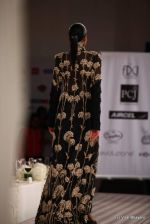 Model walk the ramp for Anamika Khanna show at PCJ Delhi Couture Week on 9th Aug 2012 (260).JPG