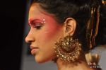 Model walk the ramp for Anju Modi show at PCJ Delhi Couture Week Day 3 on 10th Aug 2012 200 (96).JPG