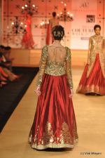 Model walk the ramp for Ashima Leena show at PCJ Delhi Couture Week on 9th Aug 2012 (146).JPG