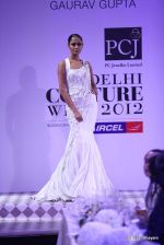 Model walk the ramp for Gaurav Gupta show at PCJ Delhi Couture Week on 9th Aug 2012 (124).JPG