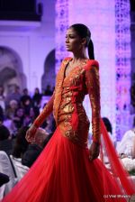 Model walk the ramp for Gaurav Gupta show at PCJ Delhi Couture Week on 9th Aug 2012 (147).JPG