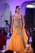 Model walk the ramp for Gaurav Gupta show at PCJ Delhi Couture Week on 9th Aug 2012 (150).JPG