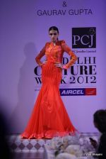 Model walk the ramp for Gaurav Gupta show at PCJ Delhi Couture Week on 9th Aug 2012 (152).JPG