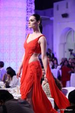 Model walk the ramp for Gaurav Gupta show at PCJ Delhi Couture Week on 9th Aug 2012 (153).JPG