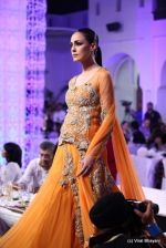 Model walk the ramp for Gaurav Gupta show at PCJ Delhi Couture Week on 9th Aug 2012 (158).JPG
