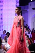 Model walk the ramp for Gaurav Gupta show at PCJ Delhi Couture Week on 9th Aug 2012 (163).JPG