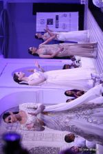 Model walk the ramp for Gaurav Gupta show at PCJ Delhi Couture Week on 9th Aug 2012 (177).JPG