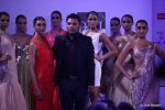 Model walk the ramp for Gaurav Gupta show at PCJ Delhi Couture Week on 9th Aug 2012 (186).JPG