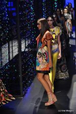 Model walk the ramp for Manish Arora show at PCJ Delhi Couture Week Day 3 on 10th Aug 2012 (44).JPG