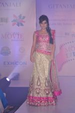 Model walks for Manali Jagtap Show at Global Magazine- Sultan Ahmed tribute fashion show on 15th Aug 2012 (258).JPG
