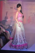 Model walks for Manali Jagtap Show at Global Magazine- Sultan Ahmed tribute fashion show on 15th Aug 2012 (259).JPG