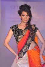 Model walks for Manali Jagtap Show at Global Magazine- Sultan Ahmed tribute fashion show on 15th Aug 2012 (269).JPG