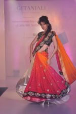 Model walks for Manali Jagtap Show at Global Magazine- Sultan Ahmed tribute fashion show on 15th Aug 2012 (271).JPG