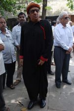 Ranjeet at Ashok Mehta_s funeral in Mumbai on 17th Aug 2012 (105).JPG